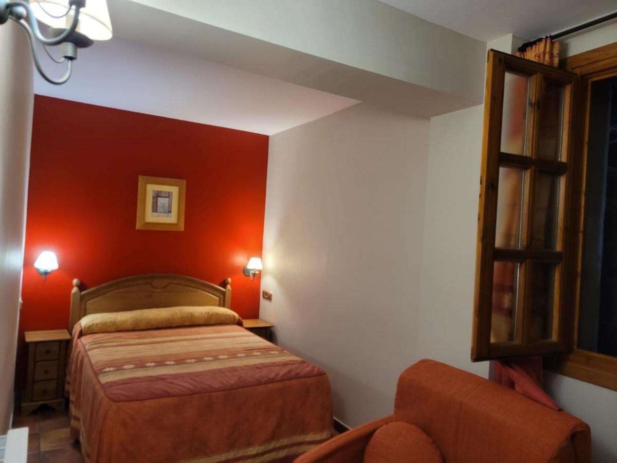 Apartamentos Casa Espanol Broto Eksteriør billede