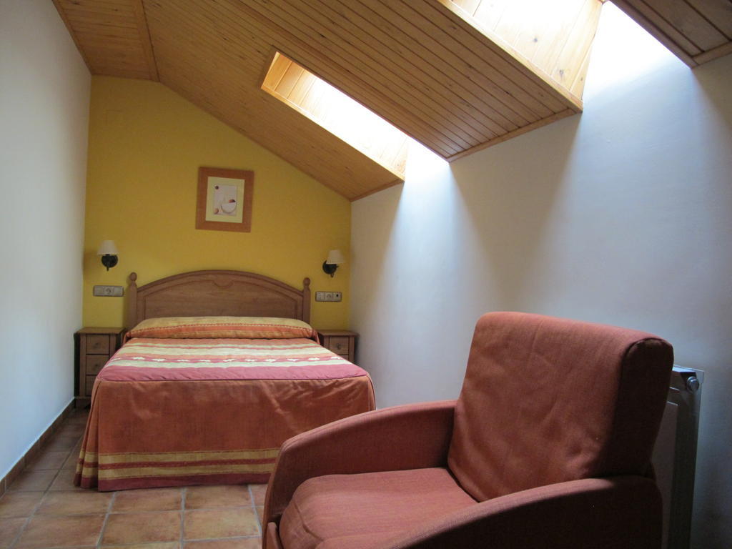 Apartamentos Casa Espanol Broto Eksteriør billede