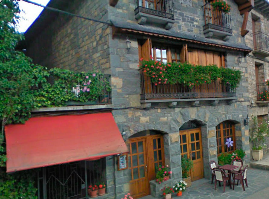 Apartamentos Casa Espanol Broto Eksteriør billede